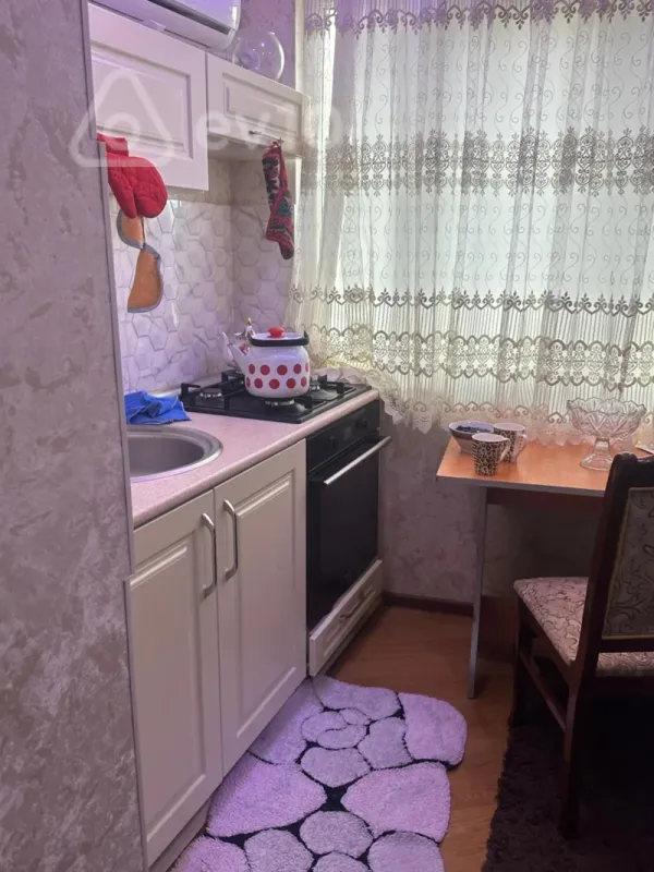 Kirayə verilir 2 otaqlı köhnə tikili 60 m²