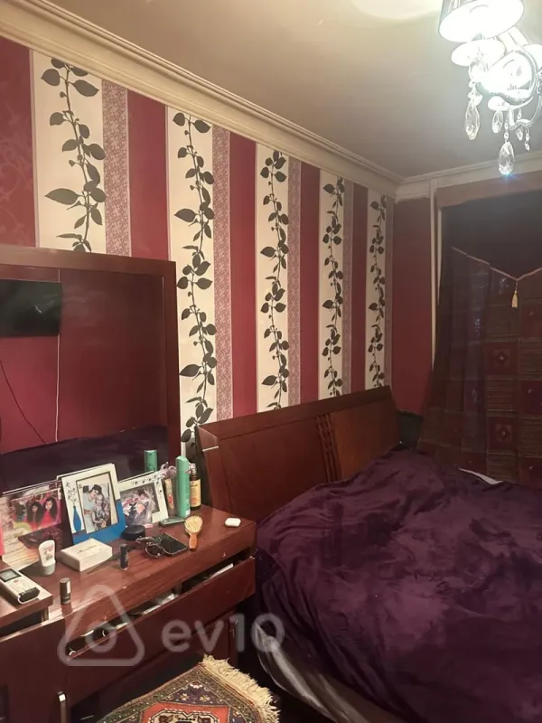 Kirayə verilir 2 otaqlı köhnə tikili 60 m²