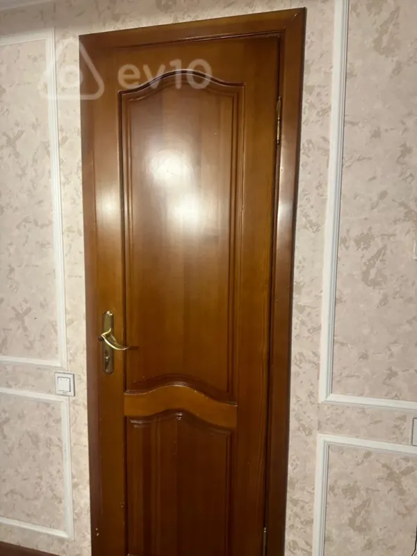 Kirayə verilir 2 otaqlı köhnə tikili 60 m²