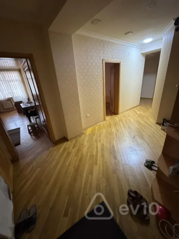 Kirayə verilir 4 otaqlı yeni tikili 150 m²