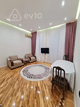 Kirayə verilir 1 otaqlı köhnə tikili 45 m² — Bakı, Səbail 1 otaq 45.00 m²