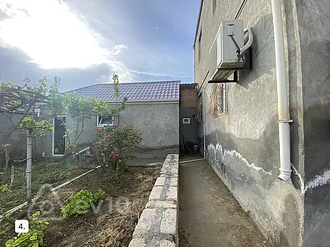 Satılır 5 otaqlı həyət evi 200 m²