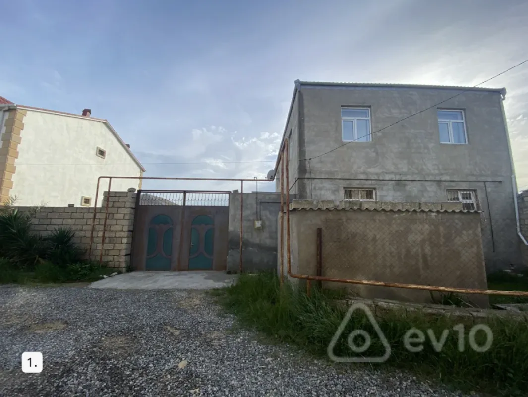 Satılır 5 otaqlı həyət evi 200 m²