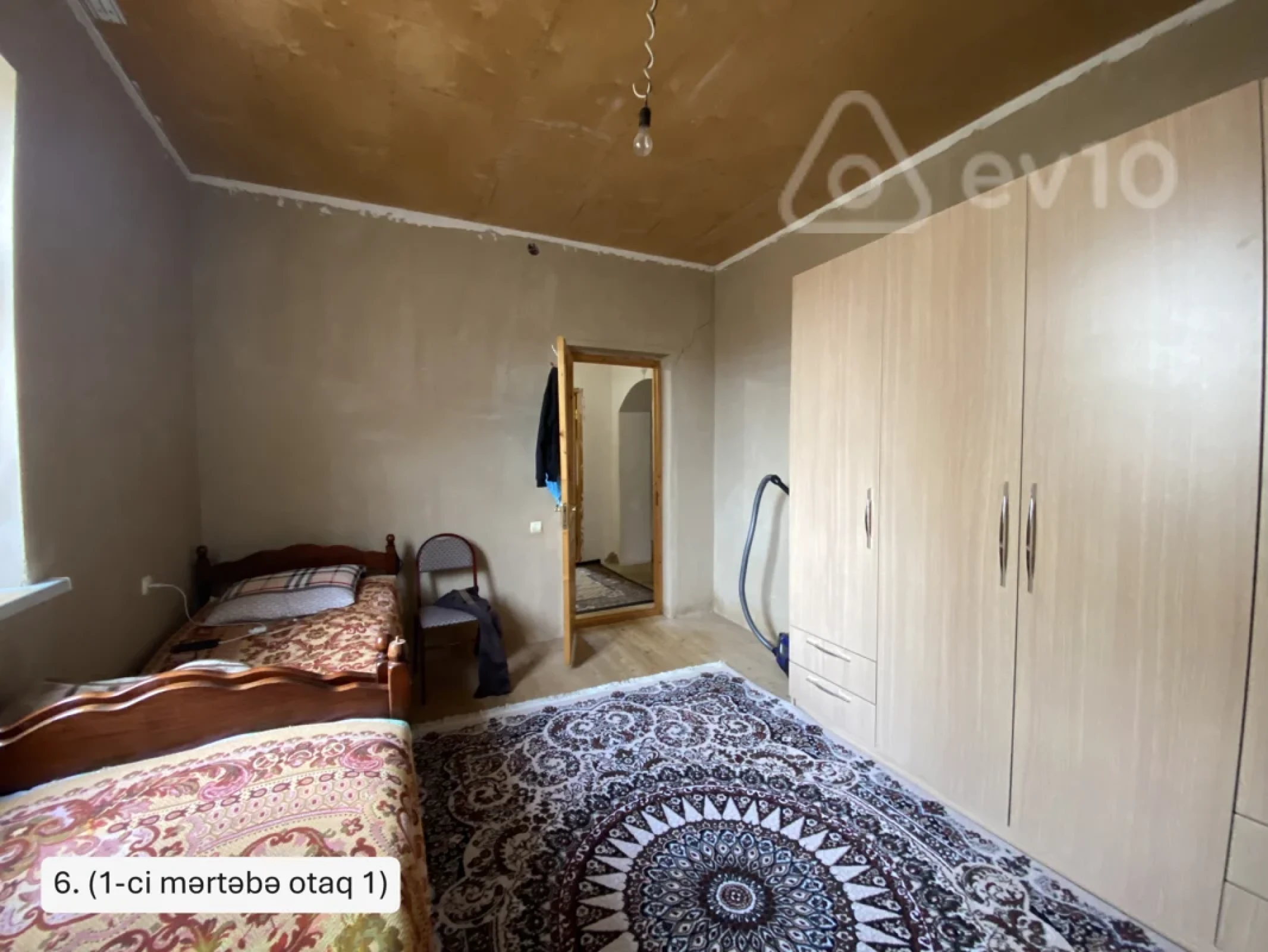 Satılır 5 otaqlı həyət evi 200 m²