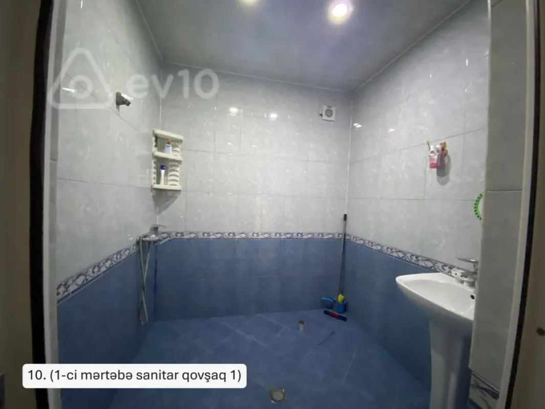 Satılır 5 otaqlı həyət evi 200 m²