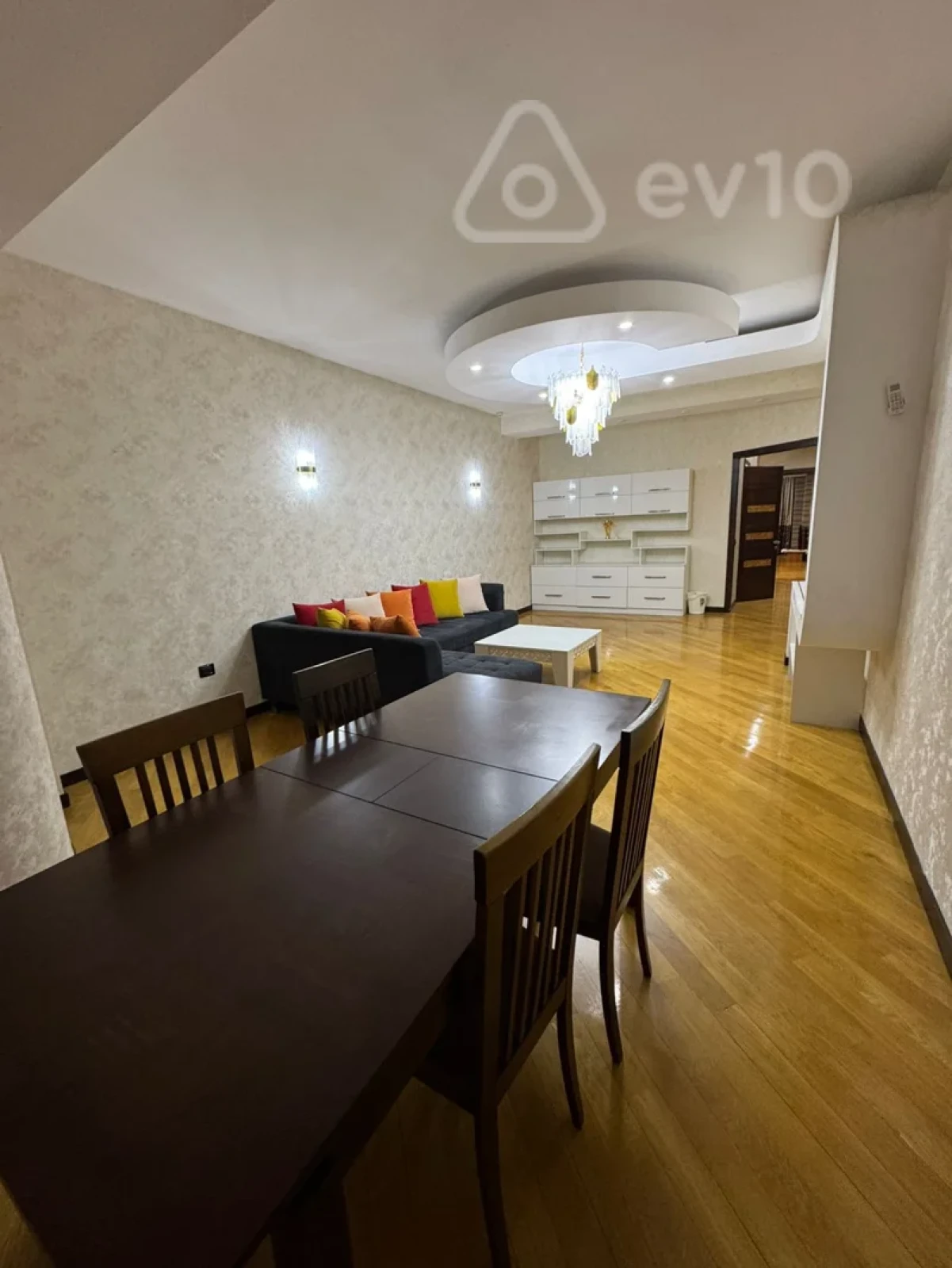 Kirayə verilir 3 otaqlı yeni tikili 170 m²