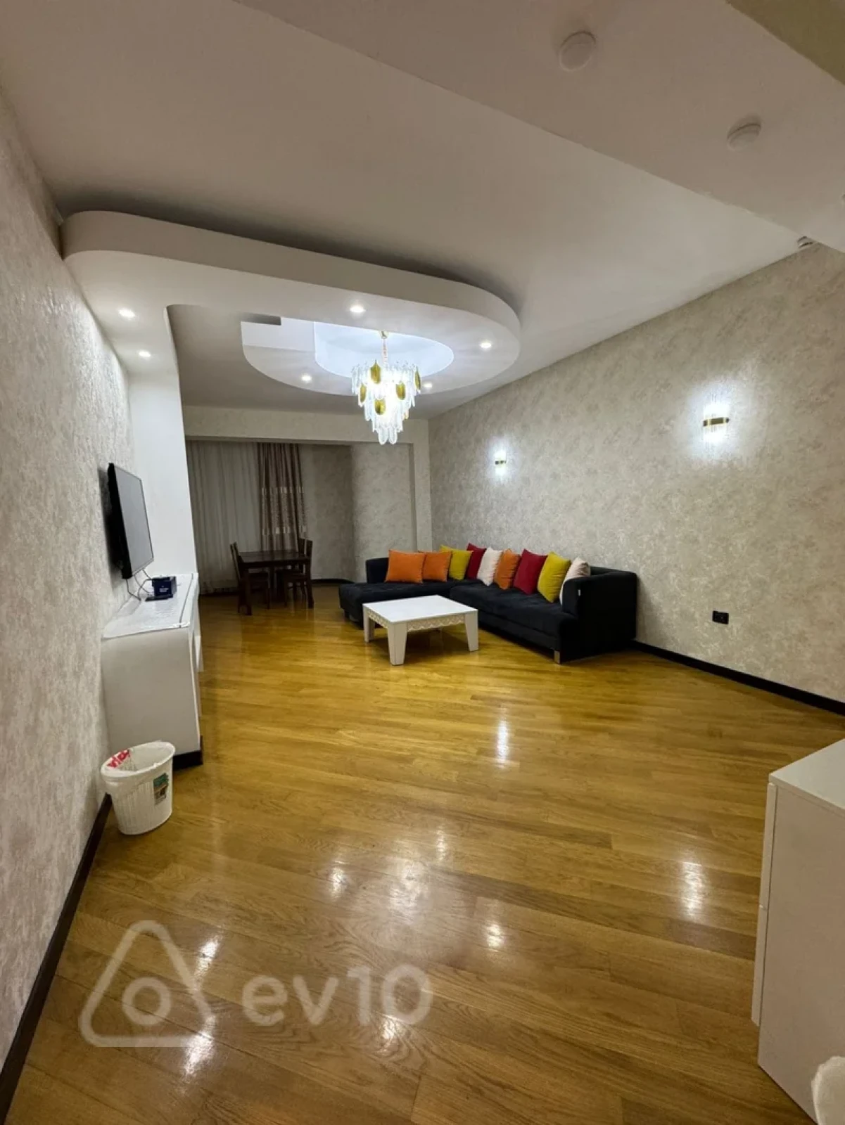 Kirayə verilir 3 otaqlı yeni tikili 170 m²