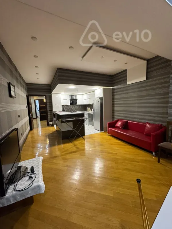 Kirayə verilir 3 otaqlı yeni tikili 170 m²