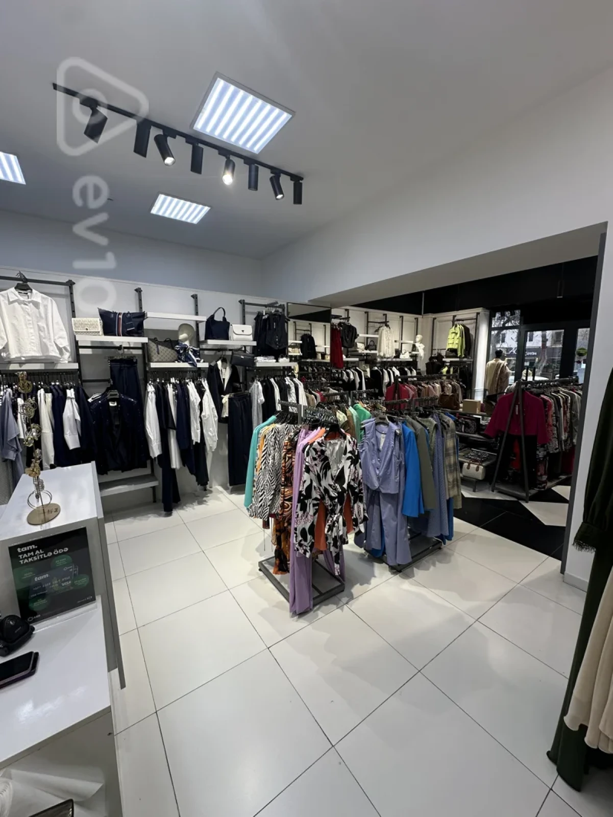 Satılır mənzil 56 m²