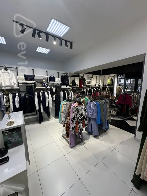 Satılır mənzil 56 m²