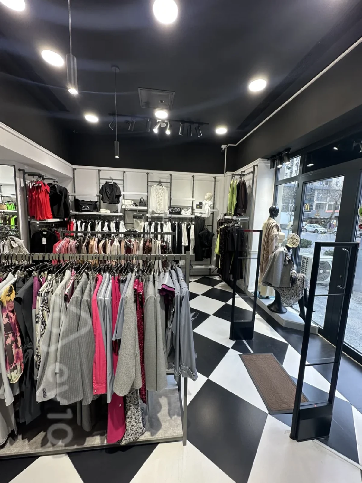 Satılır mənzil 56 m²