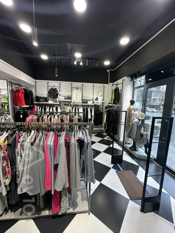 Satılır mənzil 56 m²