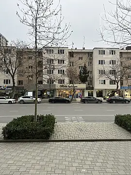 Satılır mənzil 56 m²