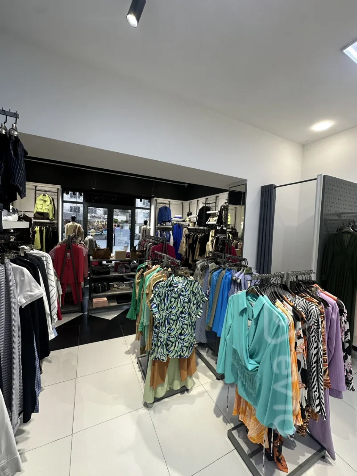 Satılır mənzil 56 m²