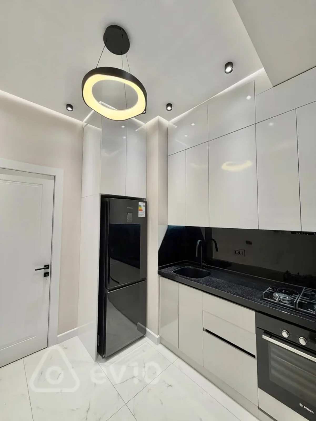 Kirayə verilir 2 otaqlı yeni tikili 55 m²