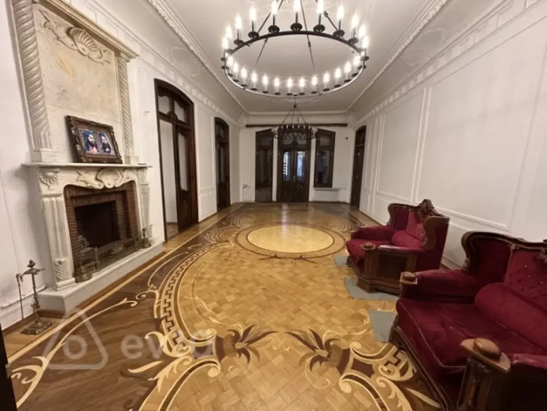Kirayə verilir 5 otaqlı ofis 200 m²