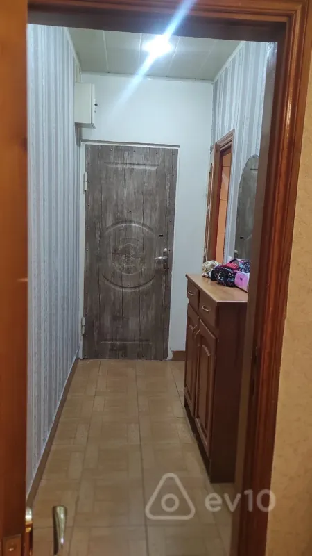 Kirayə verilir 2 otaqlı köhnə tikili 65 m²