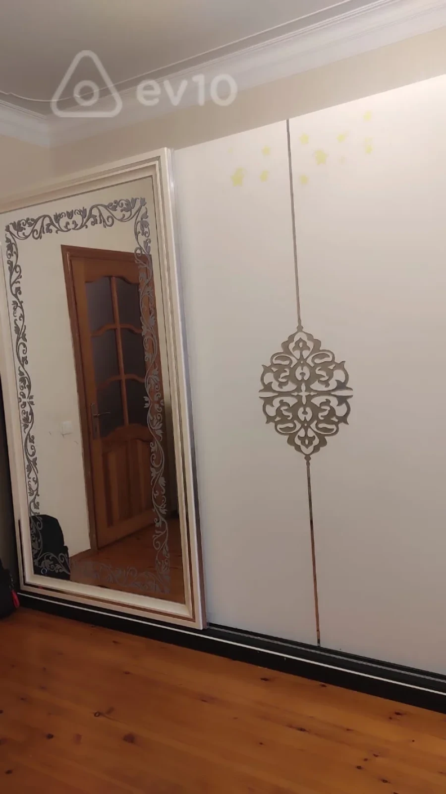 Kirayə verilir 2 otaqlı köhnə tikili 65 m²