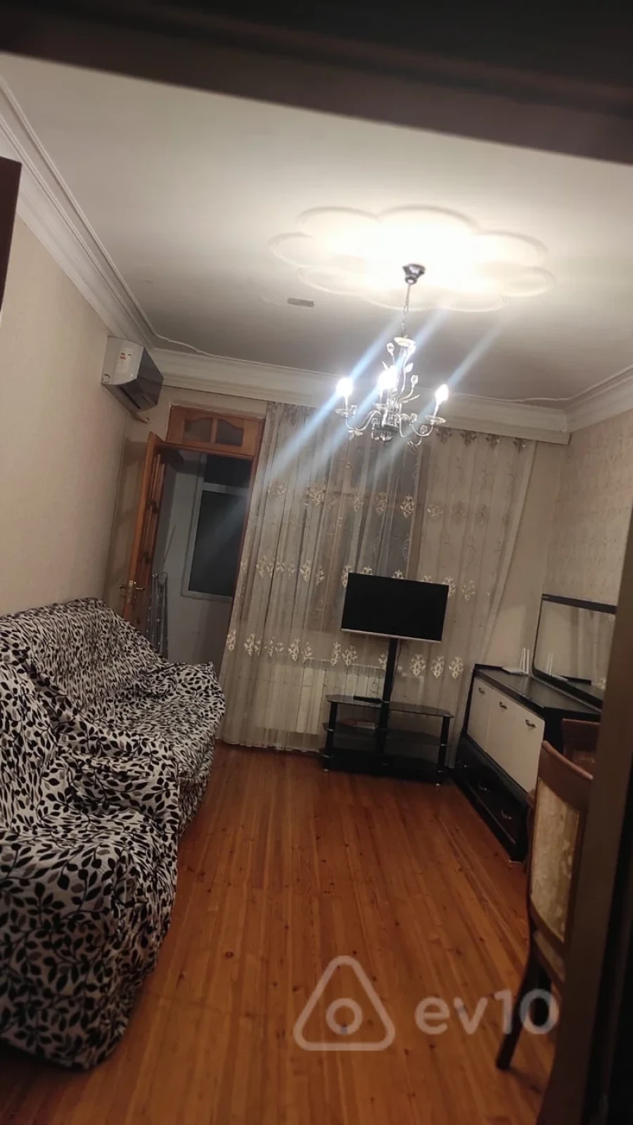 Kirayə verilir 2 otaqlı köhnə tikili 65 m²