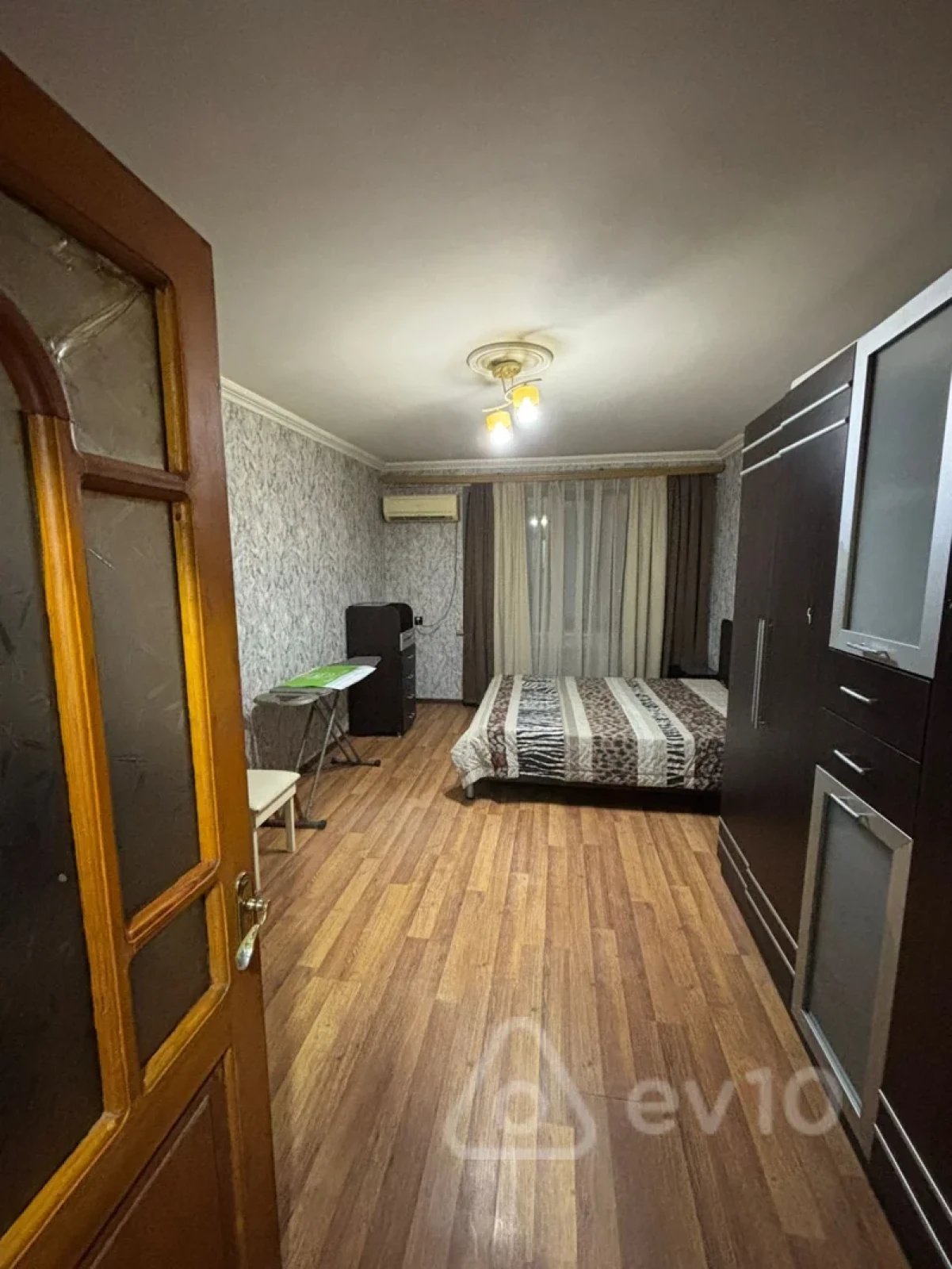 Kirayə verilir 3 otaqlı köhnə tikili 85 m²