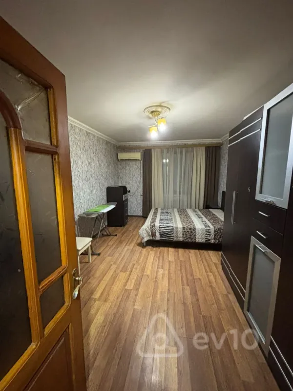 Kirayə verilir 3 otaqlı köhnə tikili 85 m²