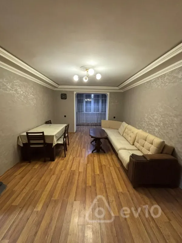 Kirayə verilir 3 otaqlı köhnə tikili 85 m²