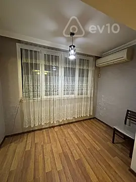Kirayə verilir 3 otaqlı köhnə tikili 85 m²