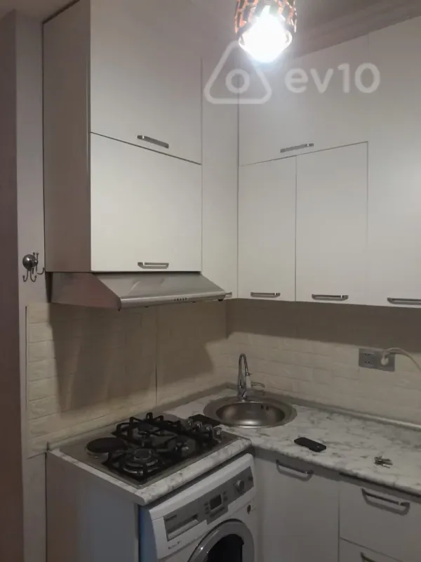 Kirayə verilir 1 otaqlı yeni tikili 40 m²