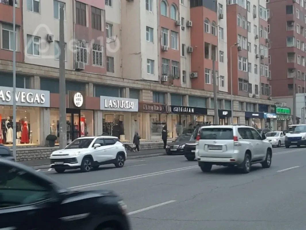 Kirayə verilir mənzil 600 m²
