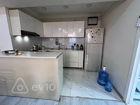 Kirayə verilir 3 otaqlı yeni tikili 100 m²