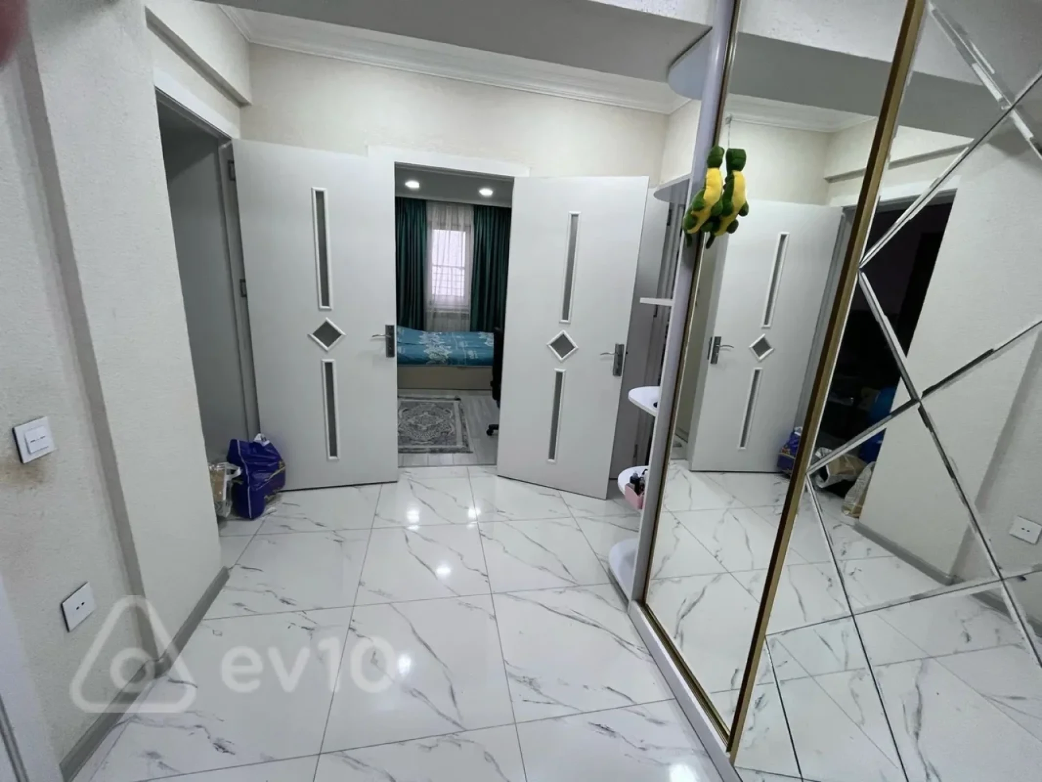 Kirayə verilir 3 otaqlı yeni tikili 100 m²