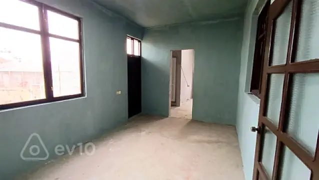 Satılır 6 otaqlı həyət evi 150 m²