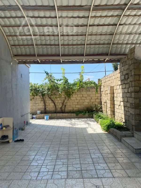 Satılır 5 otaqlı həyət evi 200 m²