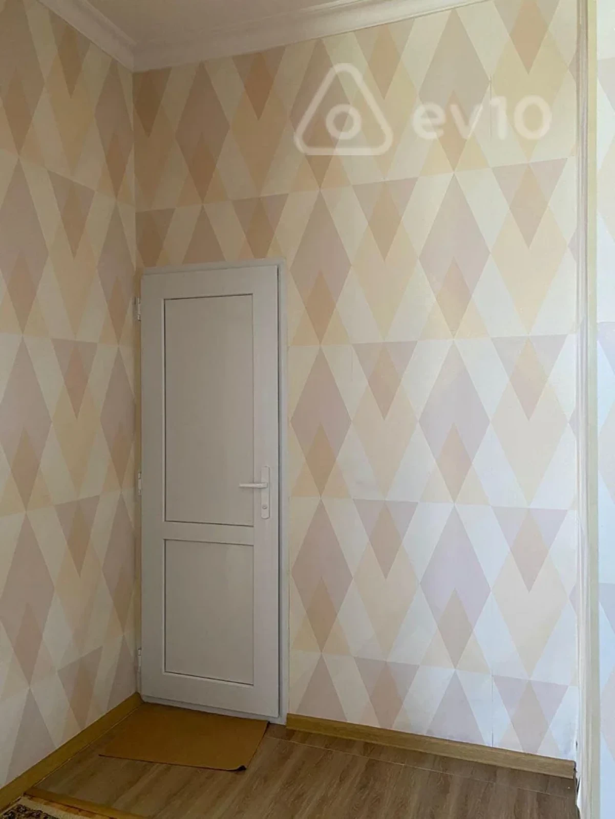 Satılır 5 otaqlı həyət evi 200 m²