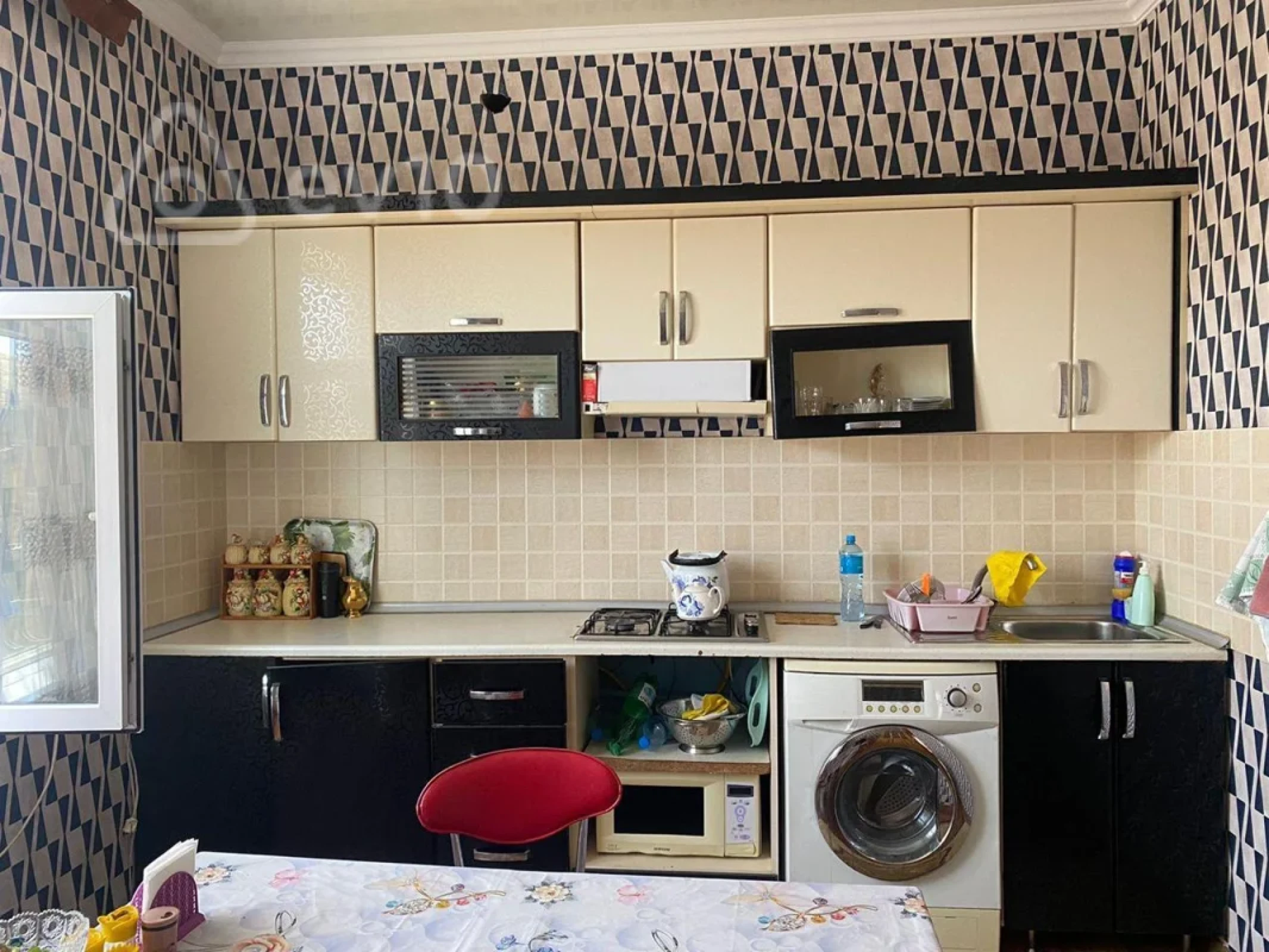 Satılır 5 otaqlı həyət evi 200 m²