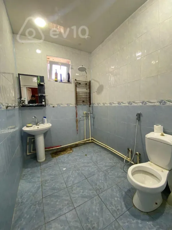 Satılır 5 otaqlı həyət evi 200 m²