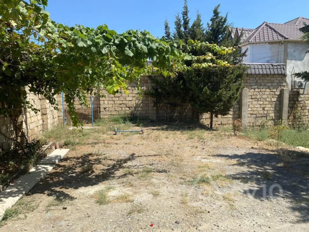 Satılır 5 otaqlı həyət evi 200 m²