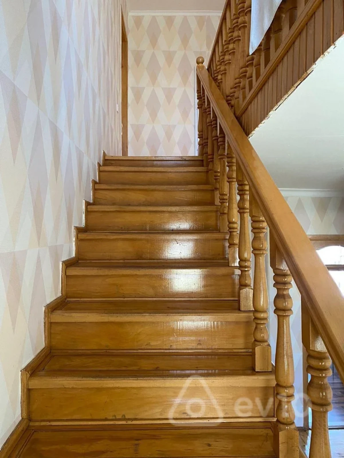 Satılır 5 otaqlı həyət evi 200 m²