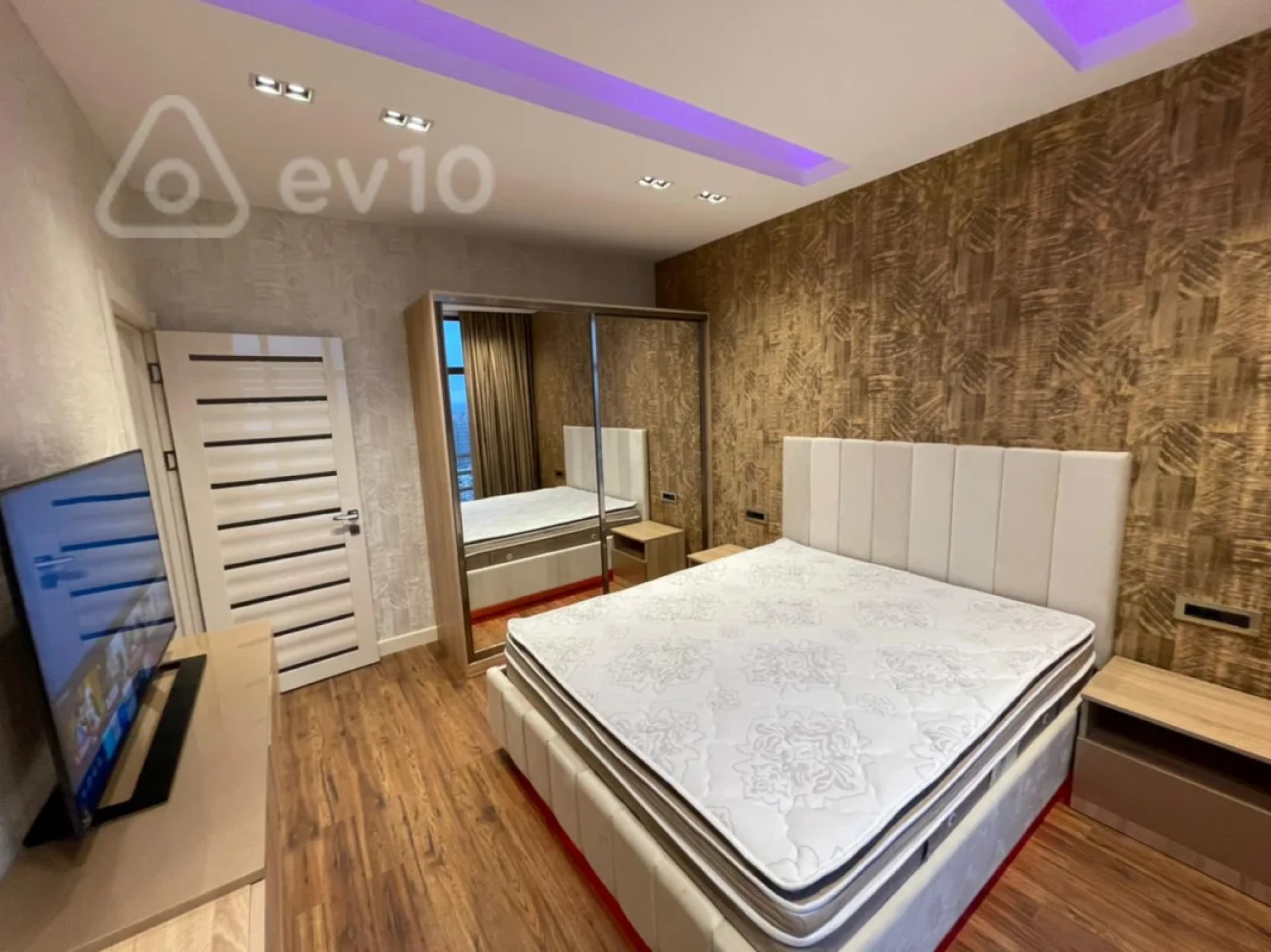 Kirayə verilir 2 otaqlı yeni tikili 65 m²