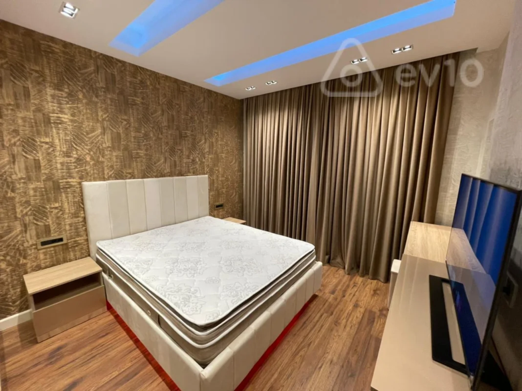 Kirayə verilir 2 otaqlı yeni tikili 65 m²