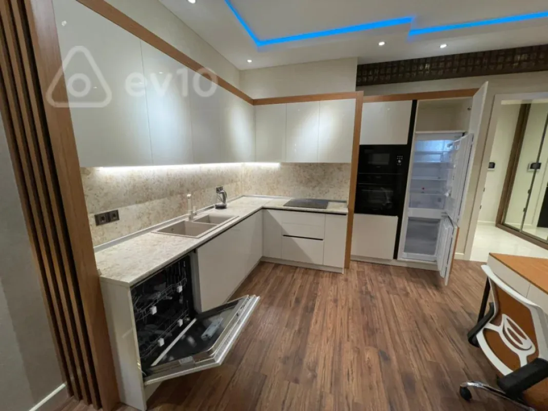 Kirayə verilir 2 otaqlı yeni tikili 65 m²