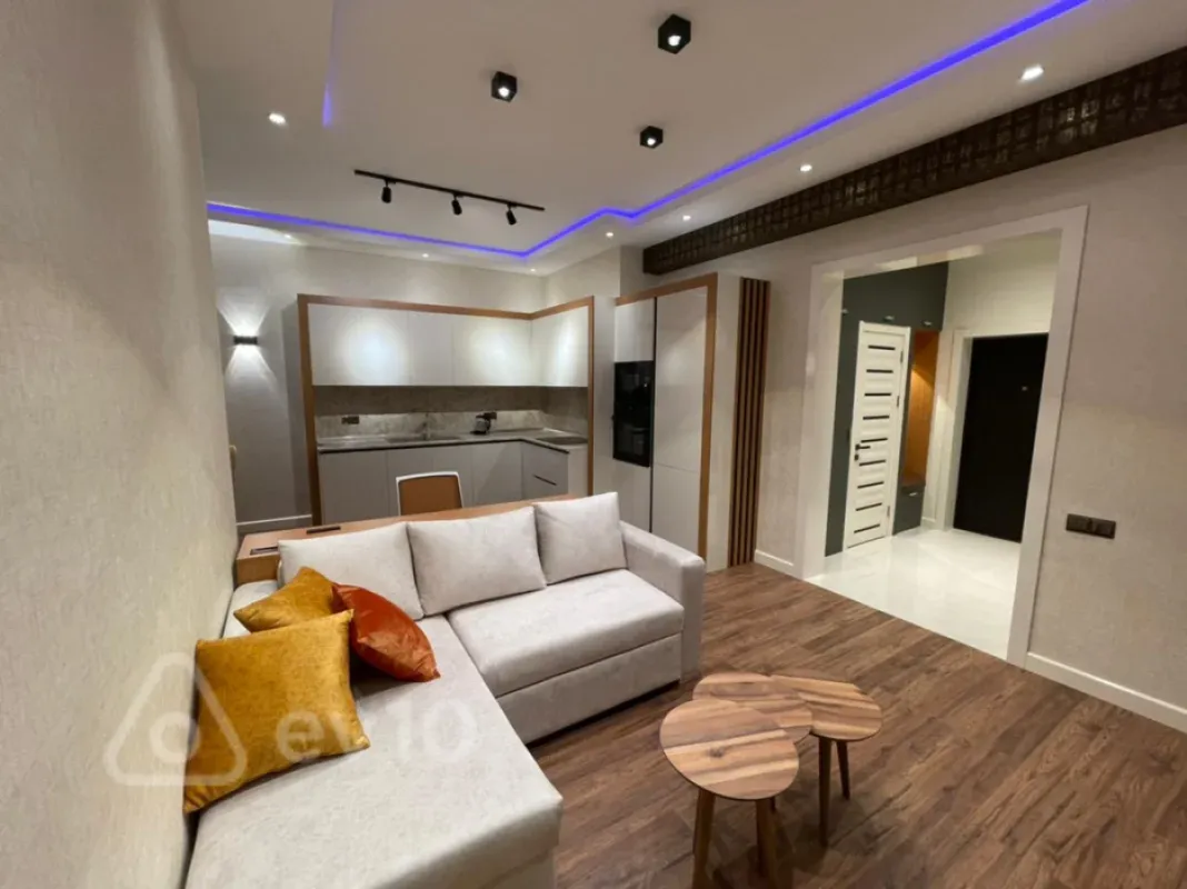 Kirayə verilir 2 otaqlı yeni tikili 65 m²