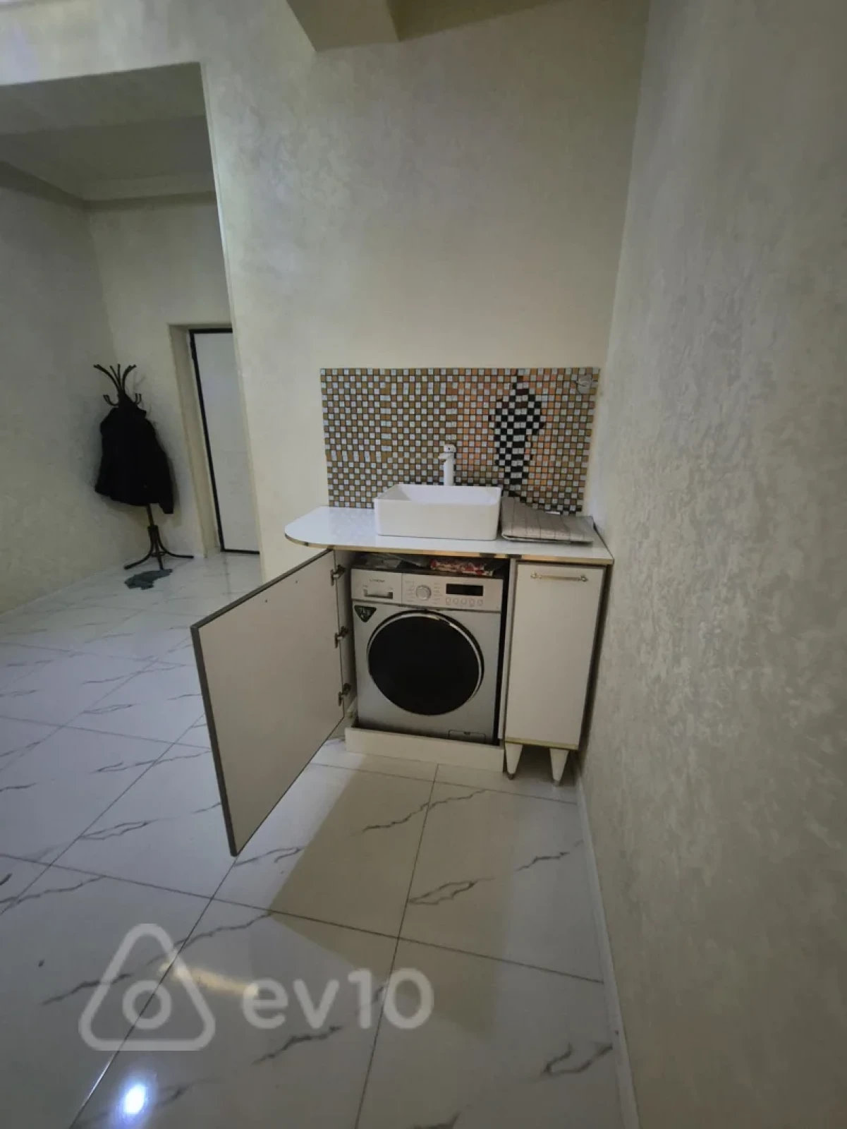 Kirayə verilir 3 otaqlı yeni tikili 120 m²