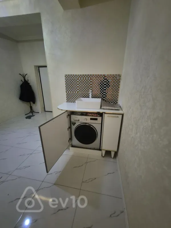 Kirayə verilir 3 otaqlı yeni tikili 120 m²