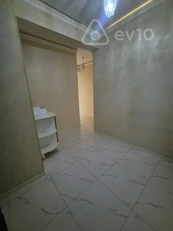 Kirayə verilir 3 otaqlı yeni tikili 120 m²