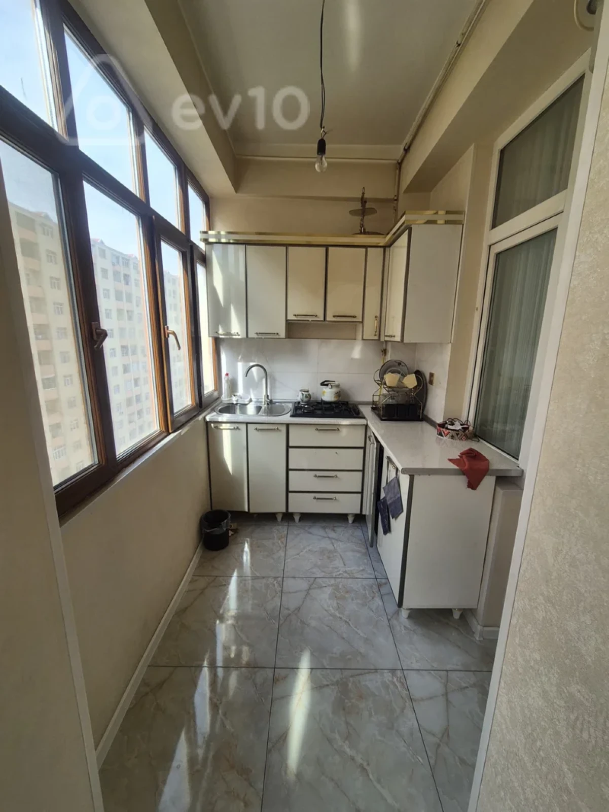 Kirayə verilir 3 otaqlı yeni tikili 120 m²