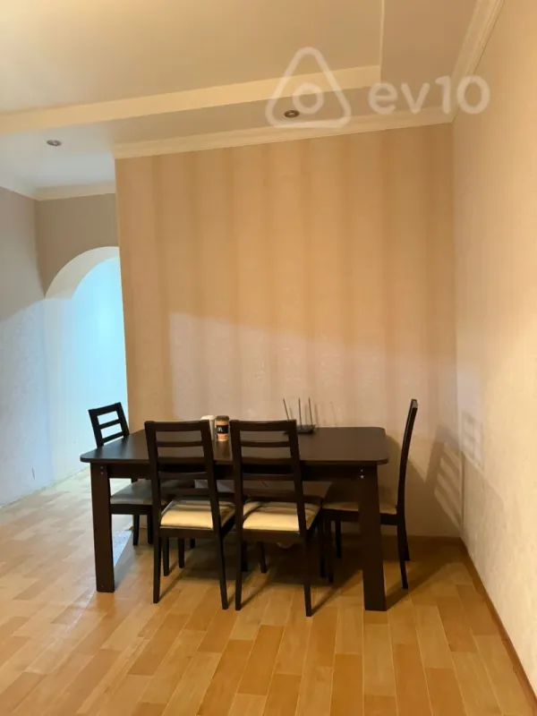 Kirayə verilir 3 otaqlı yeni tikili 95 m²