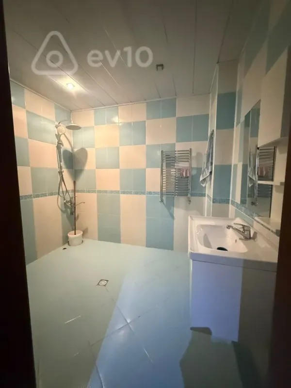 Kirayə verilir 3 otaqlı yeni tikili 95 m²