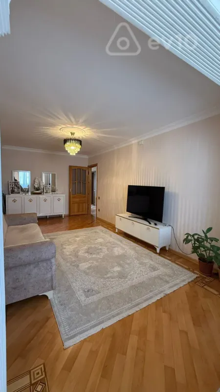 Satılır 3 otaqlı köhnə tikili 70 m²