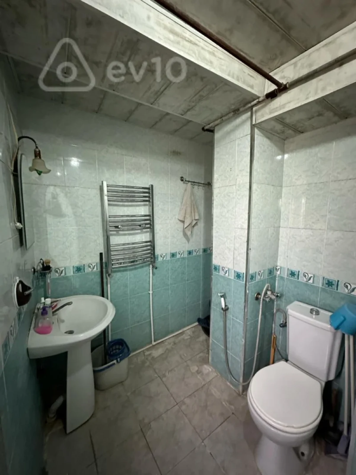 Kirayə verilir 3 otaqlı köhnə tikili 80 m²